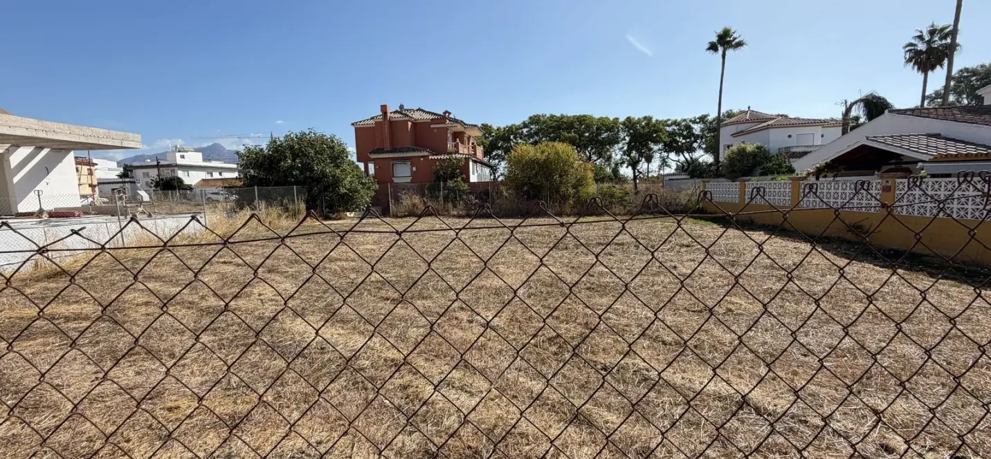 Venta de parcela residencial en San Pedro de Alcántara 1