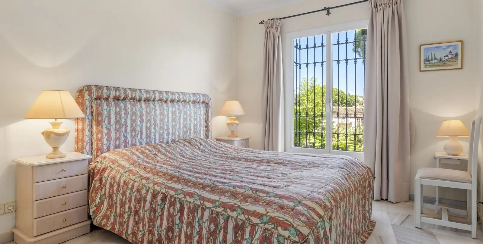 Продажа апартаментов на среднем этаже в Elviria 10