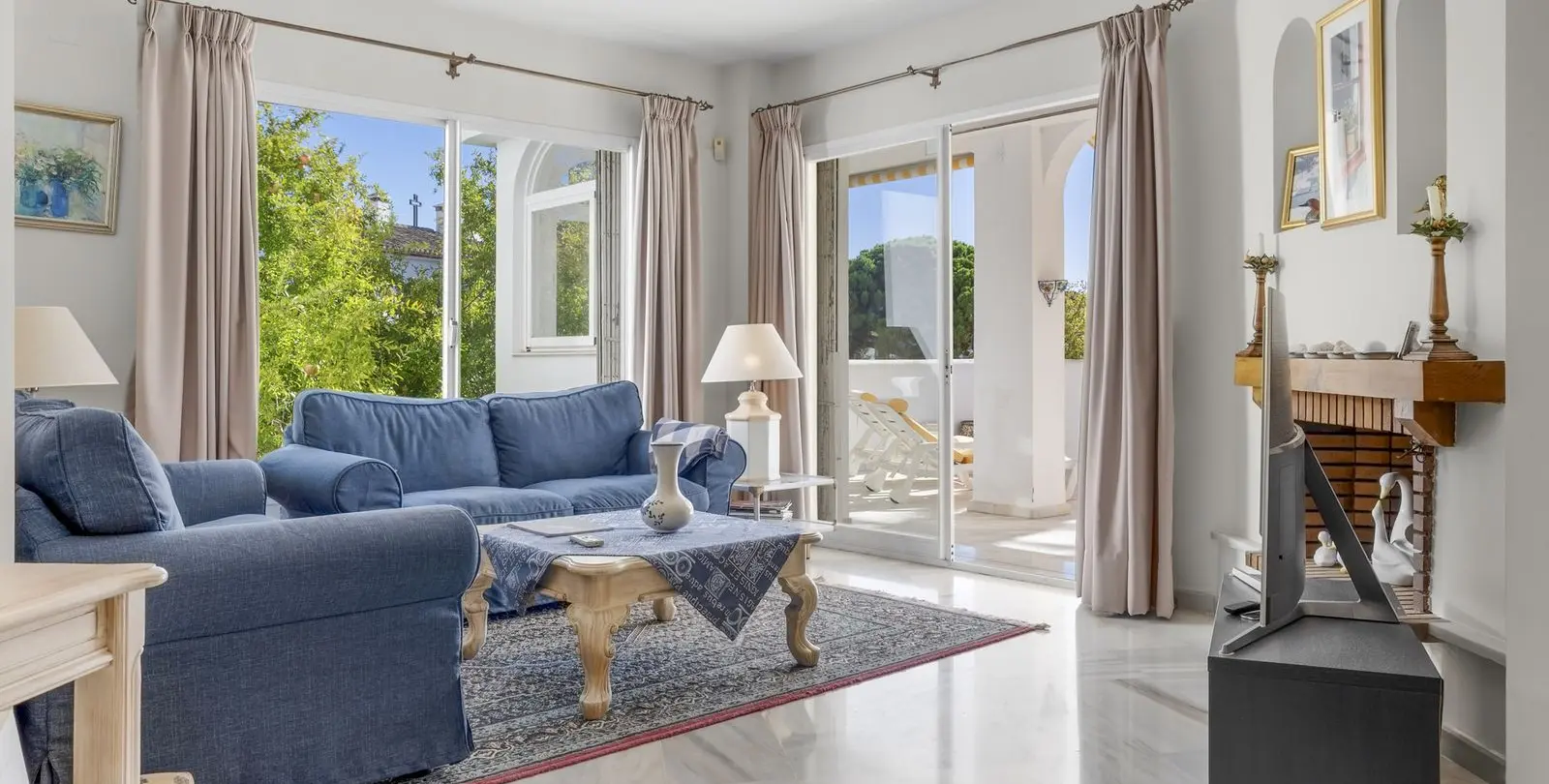Продажа апартаментов на среднем этаже в Elviria 14