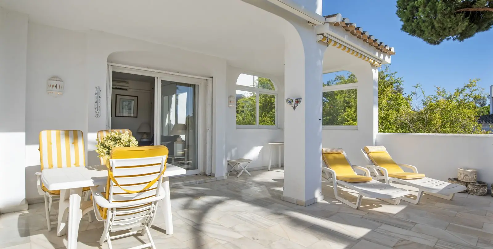 Продажа апартаментов на среднем этаже в Elviria 16