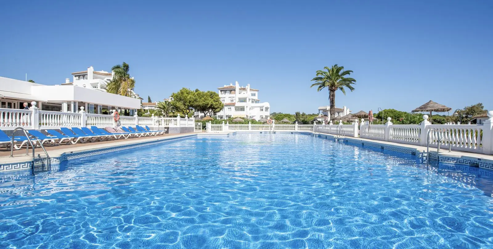 Продажа апартаментов на среднем этаже в Elviria 24