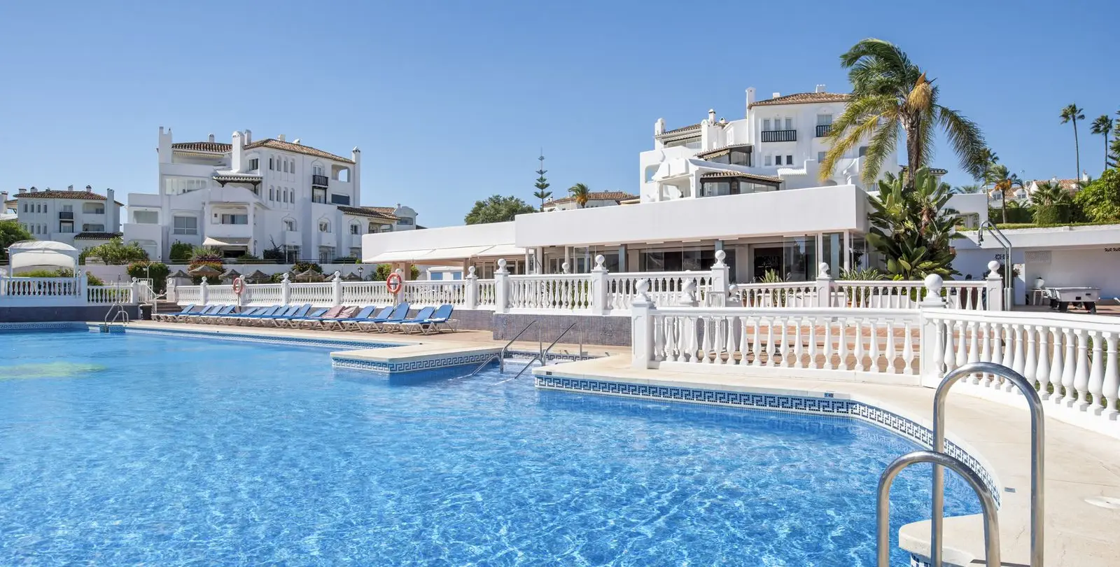 Продажа апартаментов на среднем этаже в Elviria 25