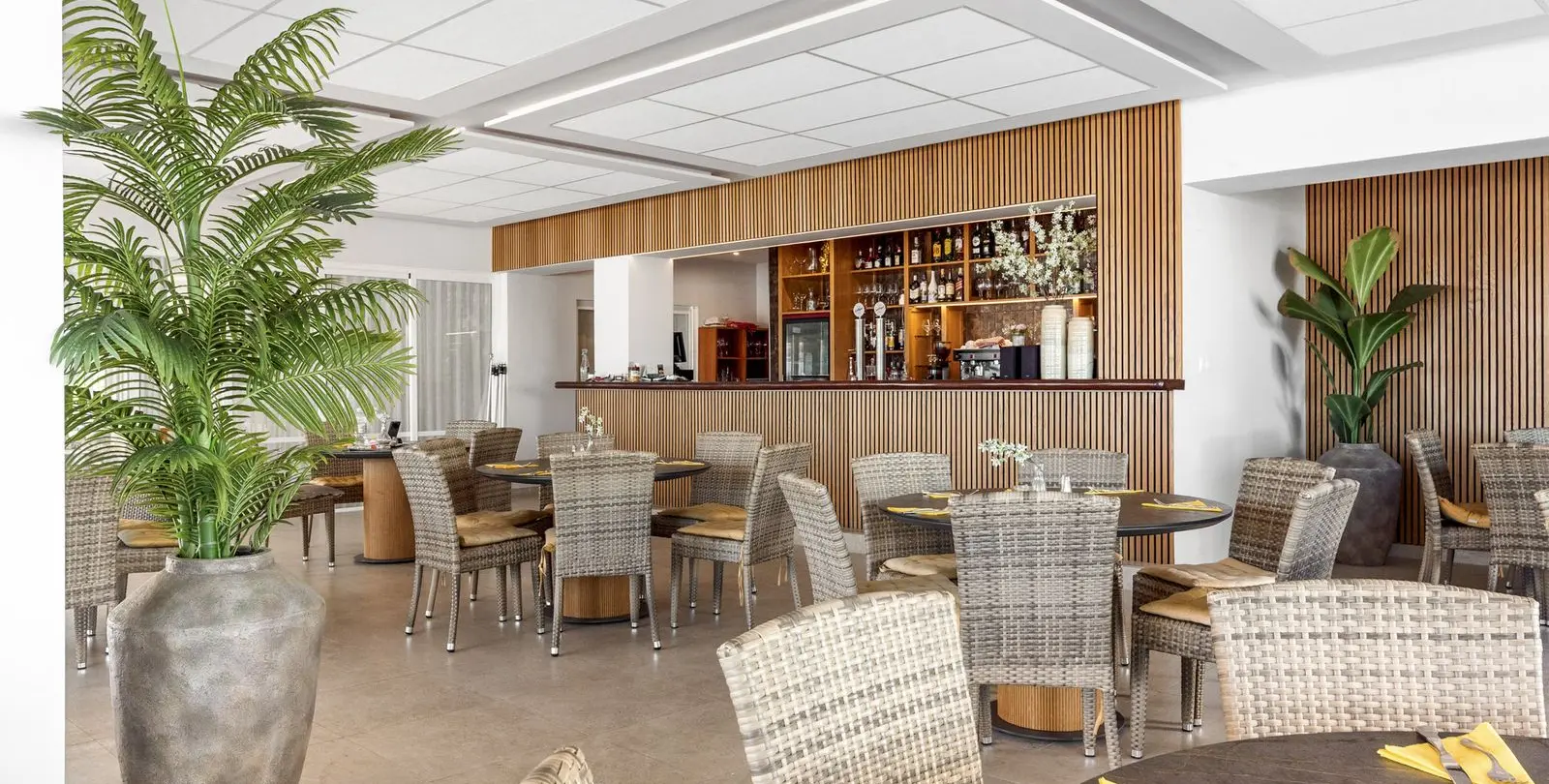 Продажа апартаментов на среднем этаже в Elviria 26
