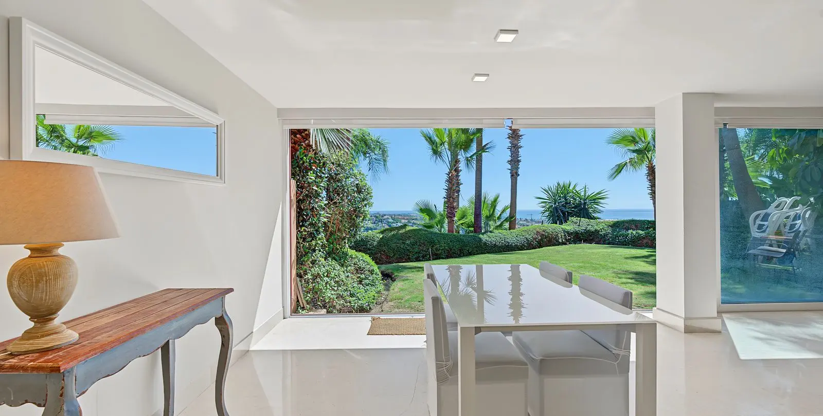 Venta de apartamento en planta baja en Benahavís 1