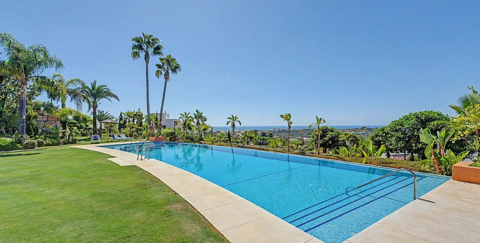 Venta de apartamento en planta baja en Benahavís 24