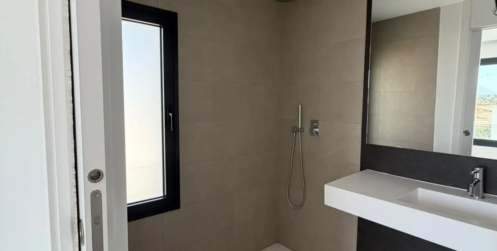 Sale of detached villa in Atalaya 10