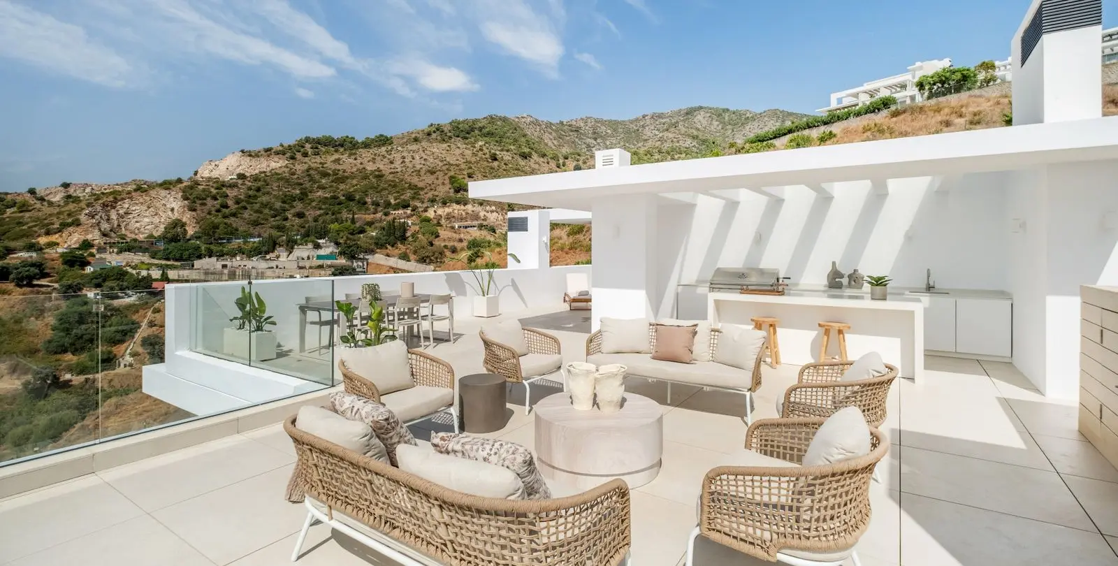 Venta de ático dúplex en Ojén 23