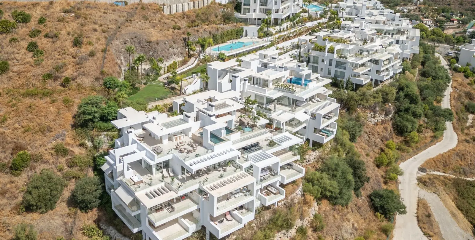 Venta de ático dúplex en Ojén 35