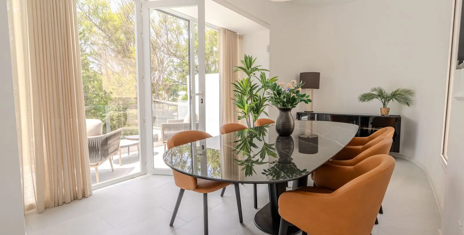 Venta de villa independiente en Nueva Andalucía 4