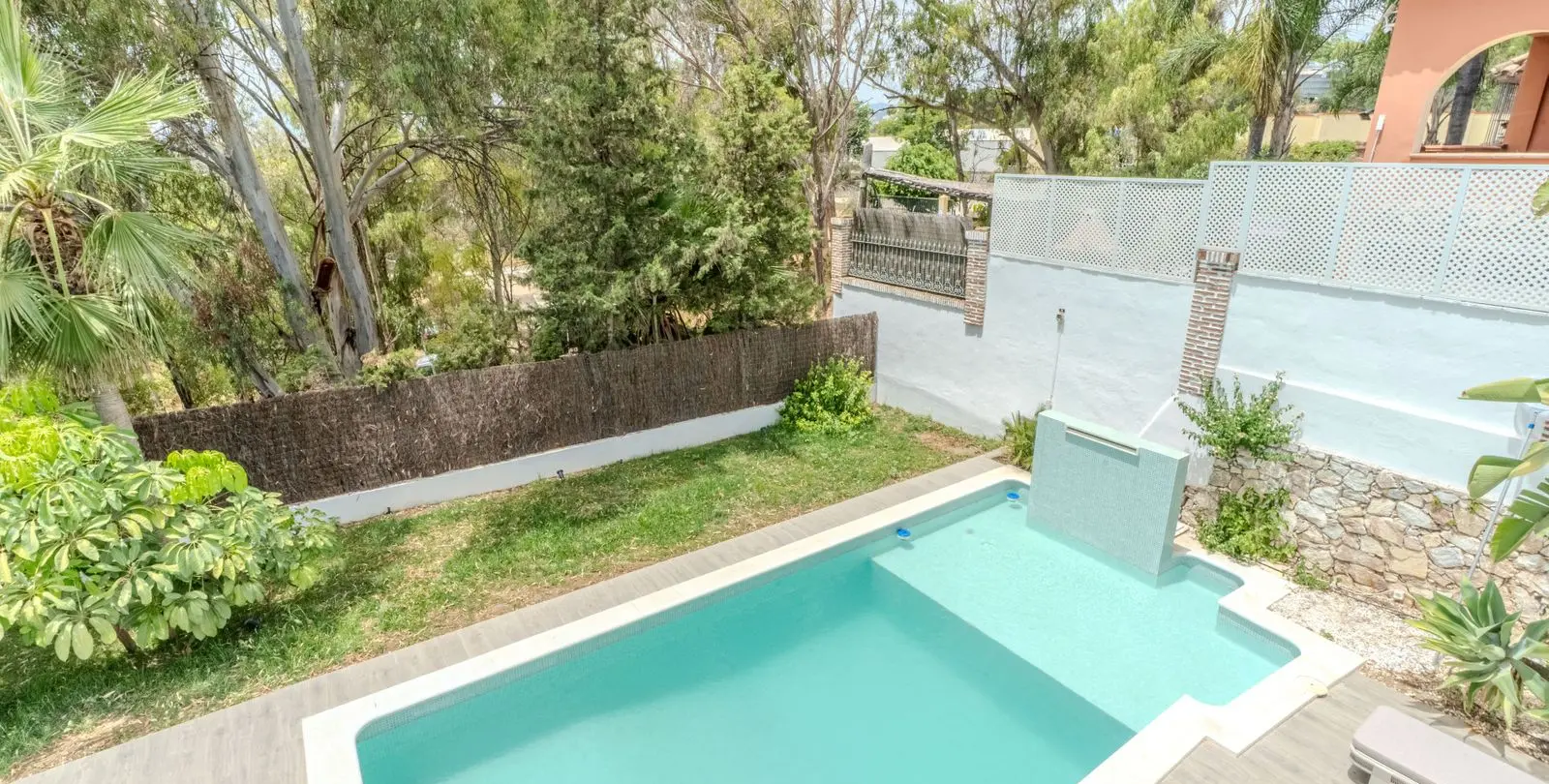 Venta de villa independiente en Nueva Andalucía 9