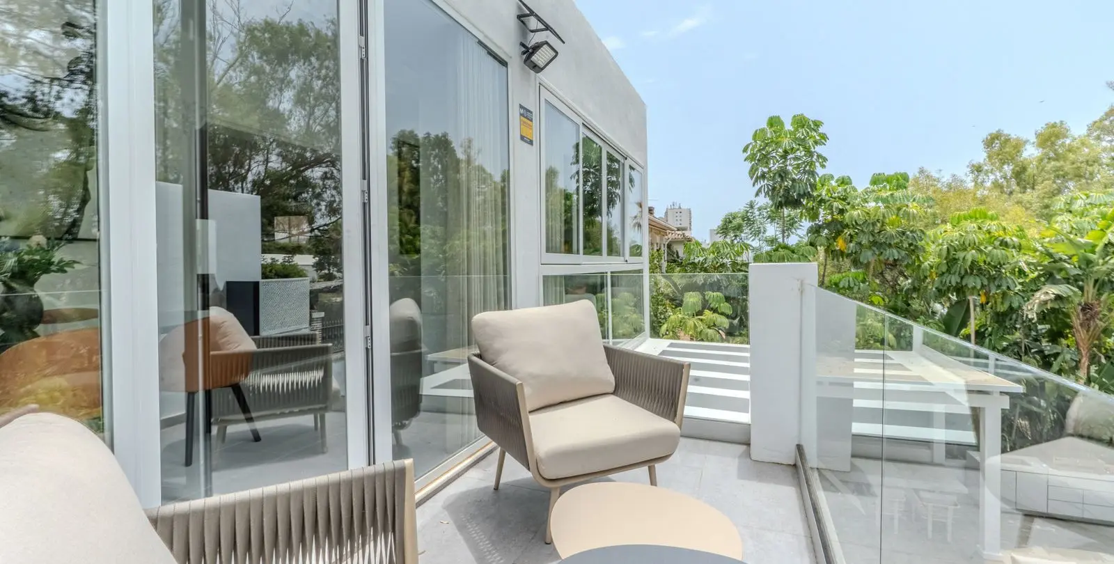 Venta de villa independiente en Nueva Andalucía 41
