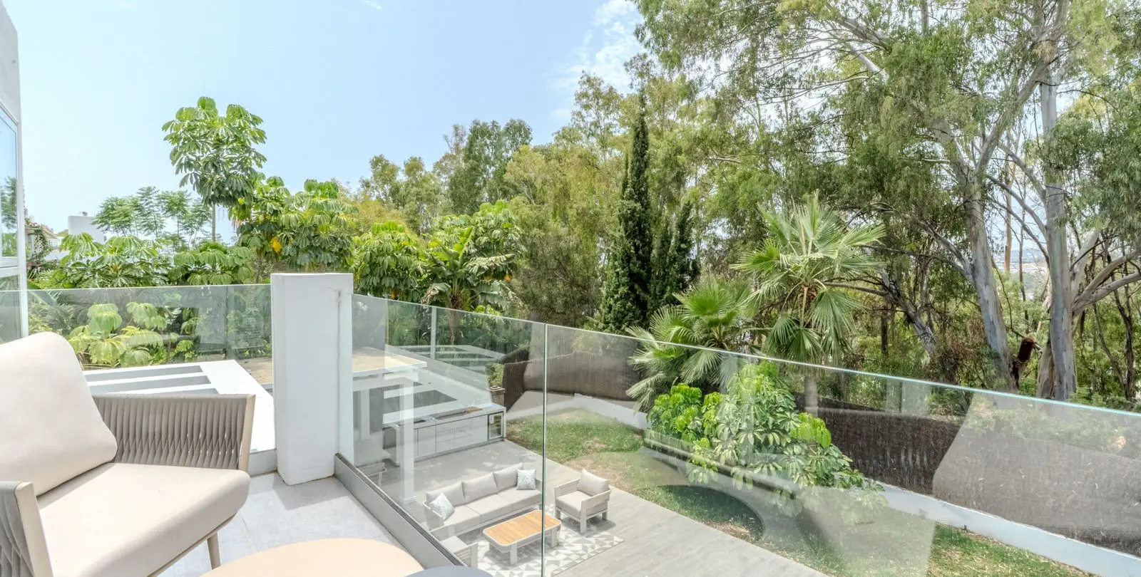 Venta de villa independiente en Nueva Andalucía 45
