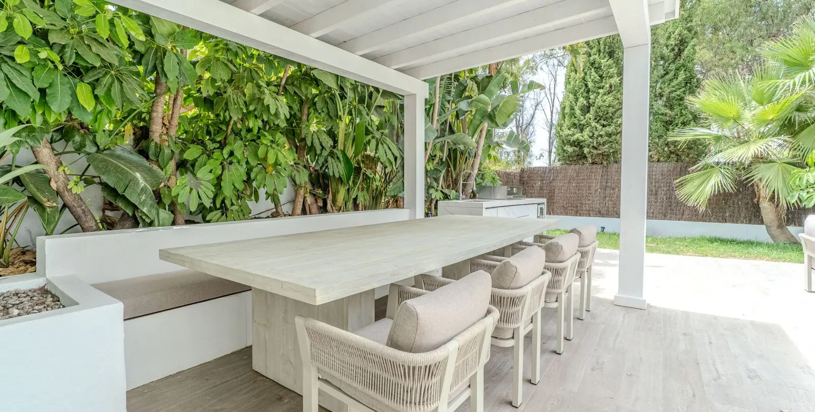 Venta de villa independiente en Nueva Andalucía 52