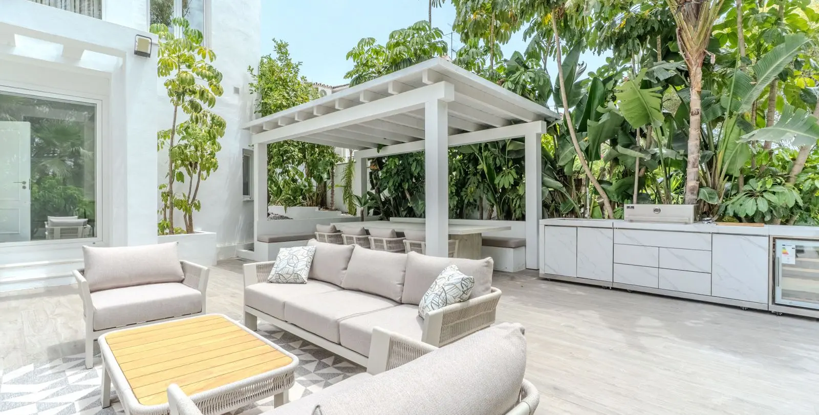 Venta de villa independiente en Nueva Andalucía 66