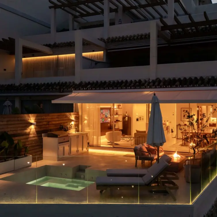 Venta de apartamento en planta media en Nueva Andalucía