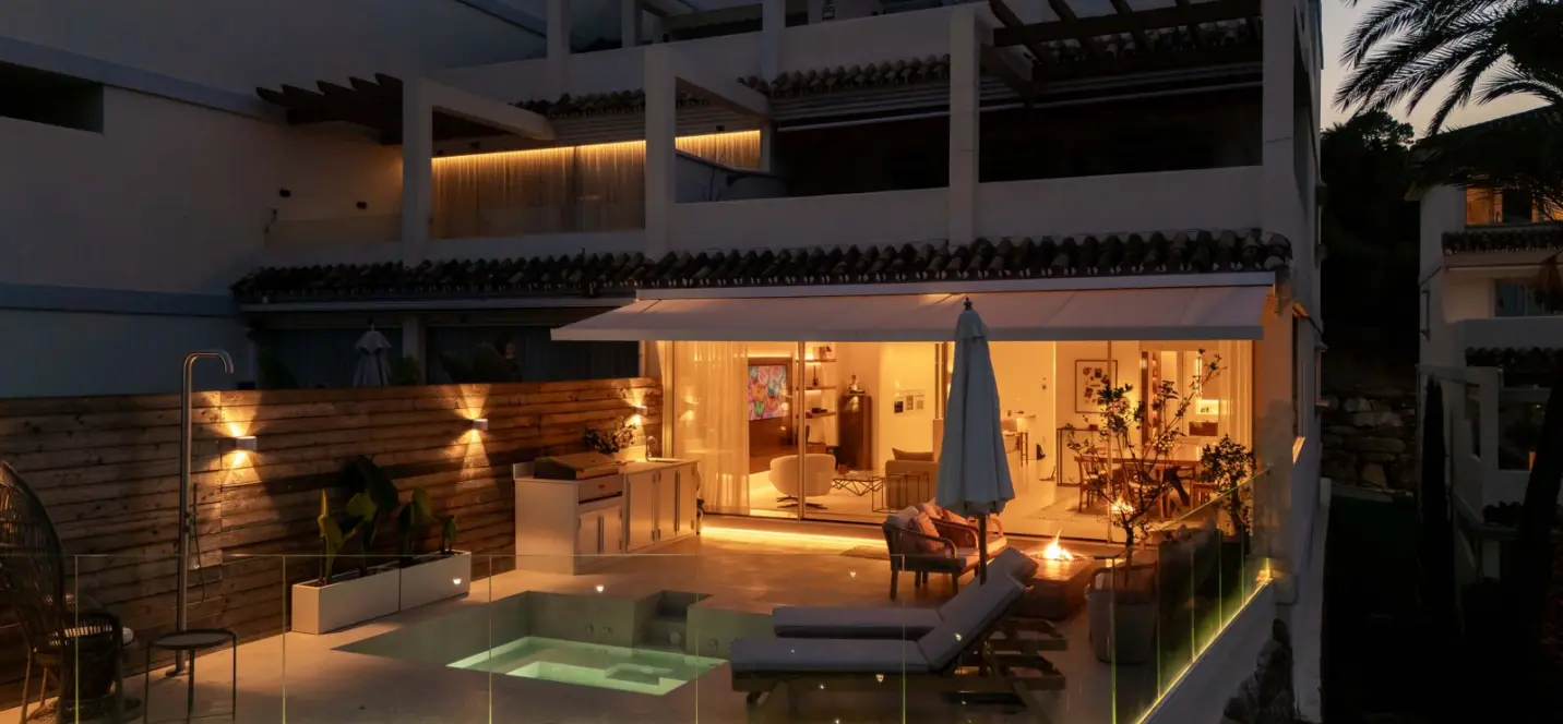 Venta de apartamento en planta media en Nueva Andalucía 1