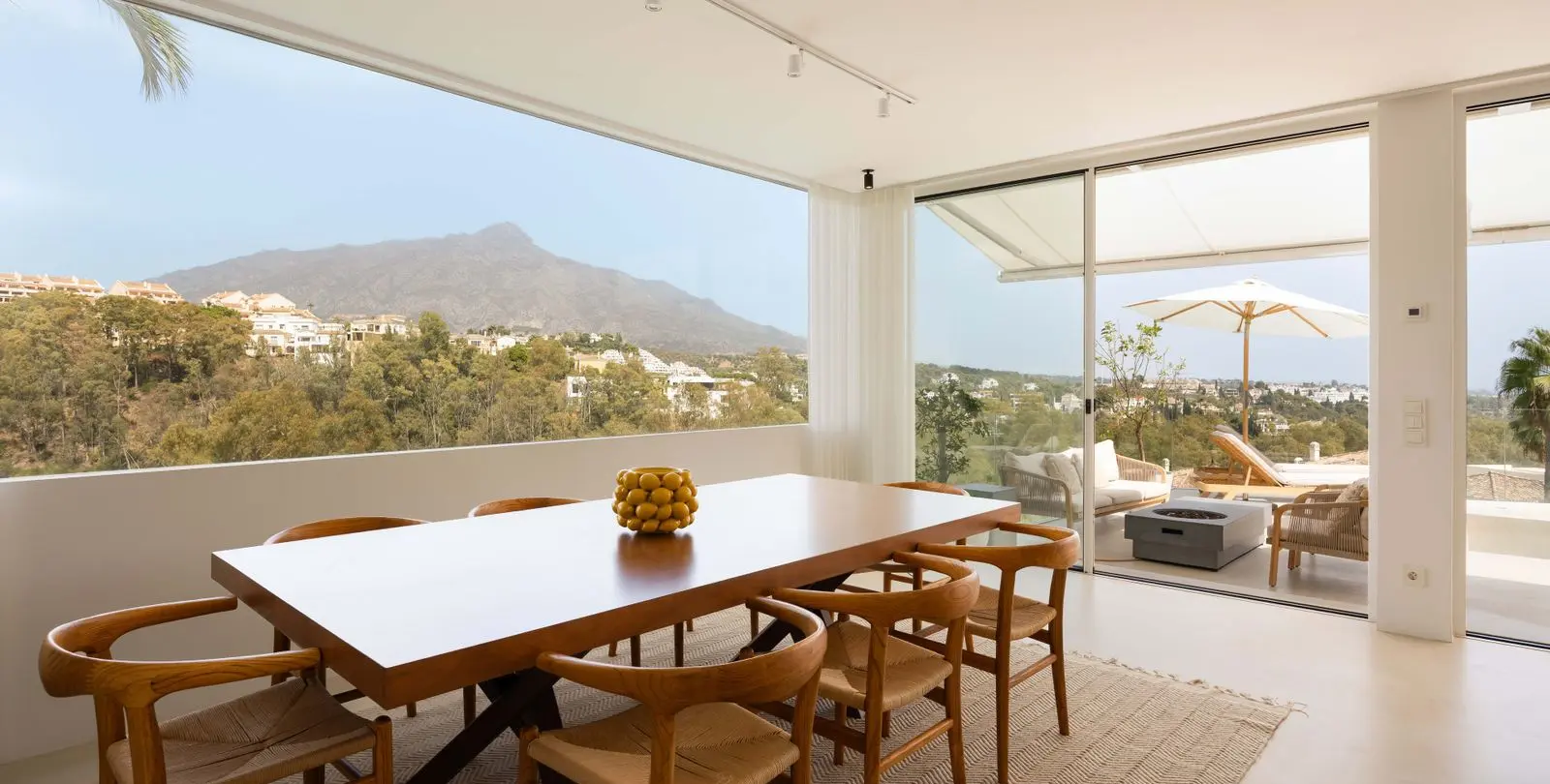 Venta de apartamento en planta media en Nueva Andalucía 4