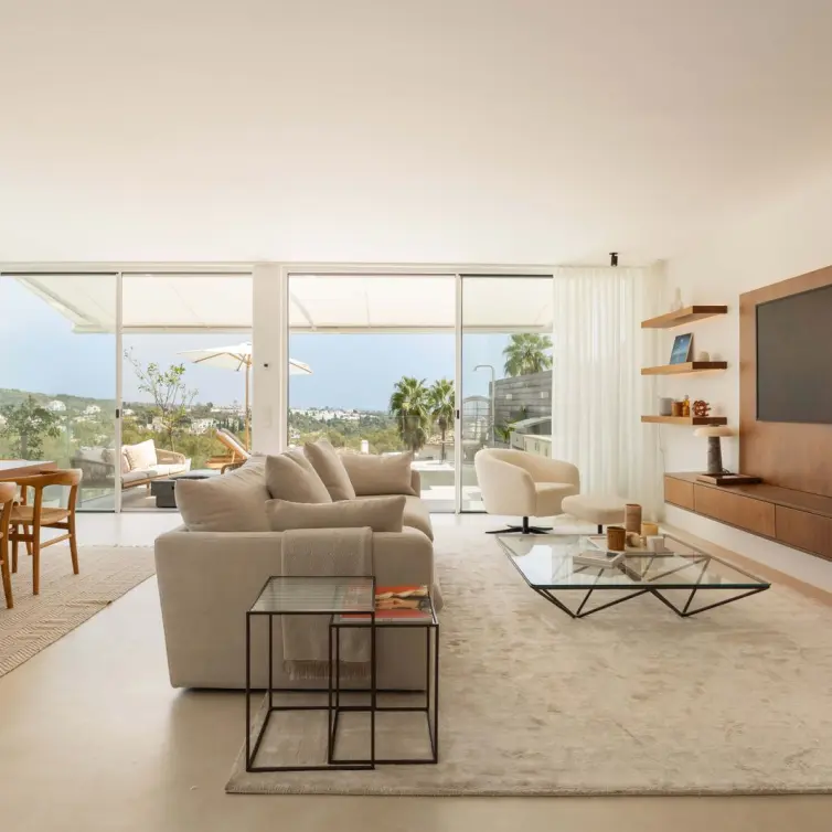Venta de apartamento en planta media en Nueva Andalucía