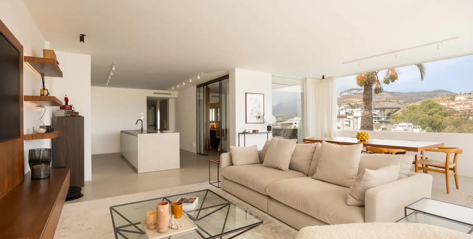 Venta de apartamento en planta media en Nueva Andalucía 6