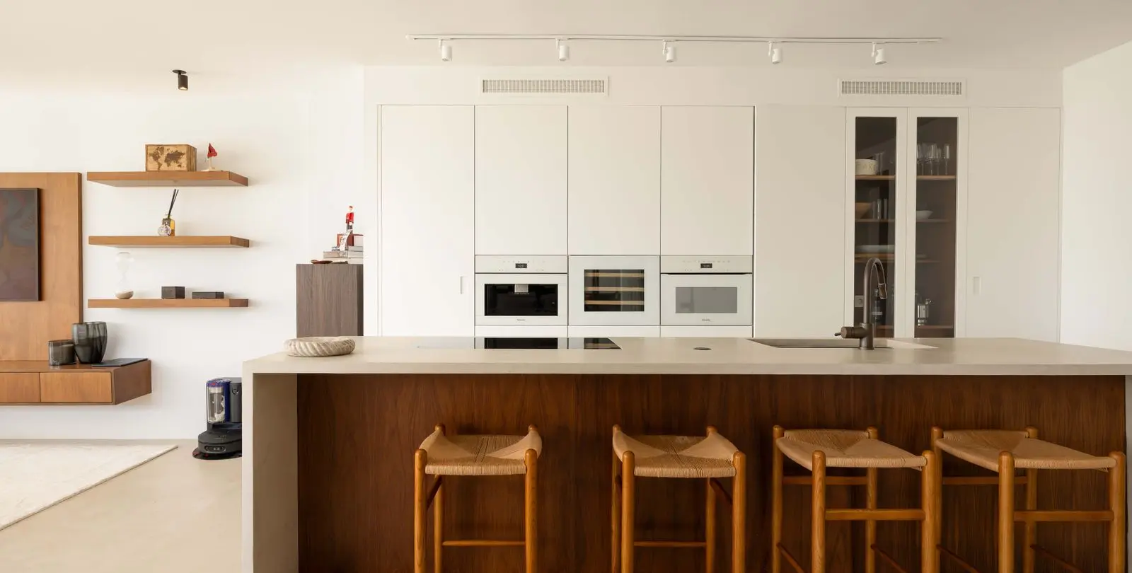 Venta de apartamento en planta media en Nueva Andalucía 8