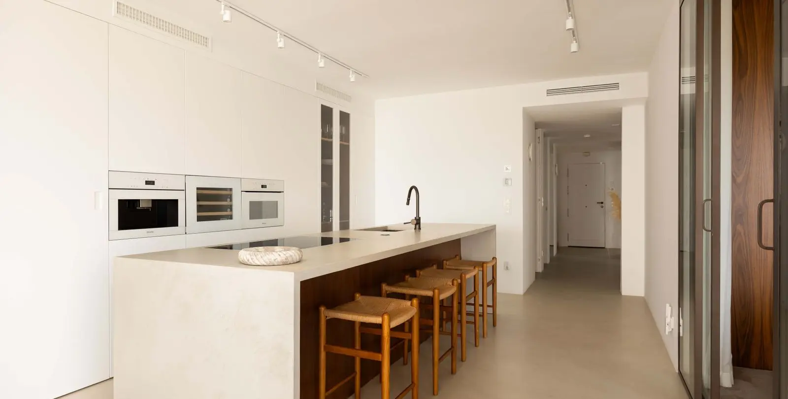 Venta de apartamento en planta media en Nueva Andalucía 9