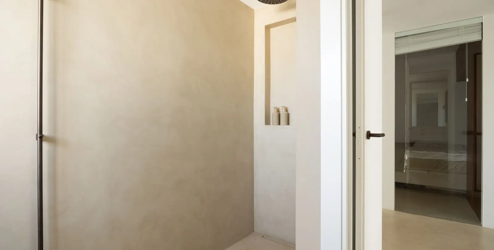 Venta de apartamento en planta media en Nueva Andalucía 15