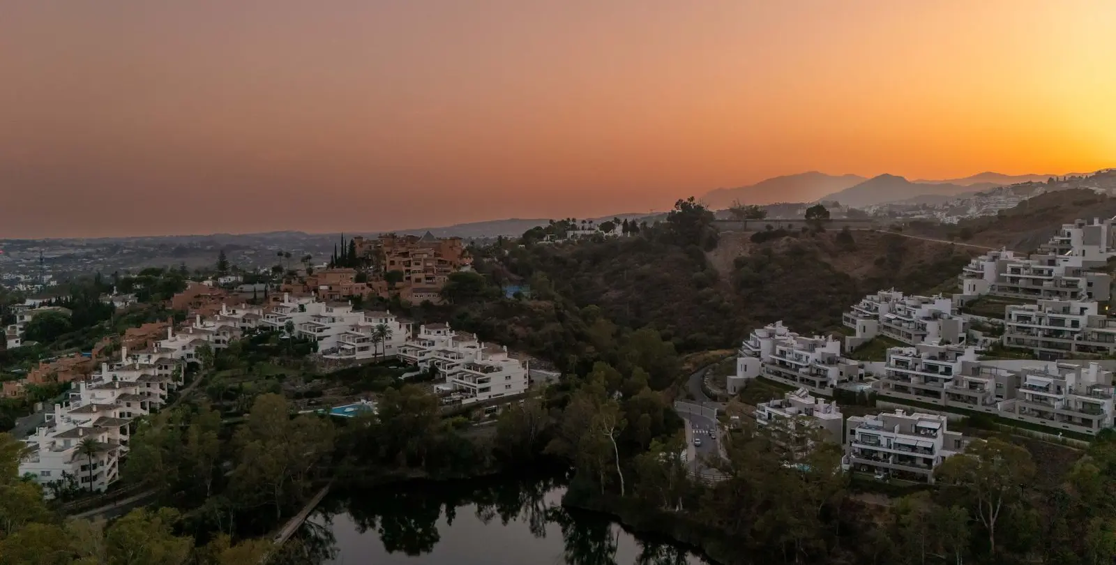 Venta de apartamento en planta media en Nueva Andalucía 33