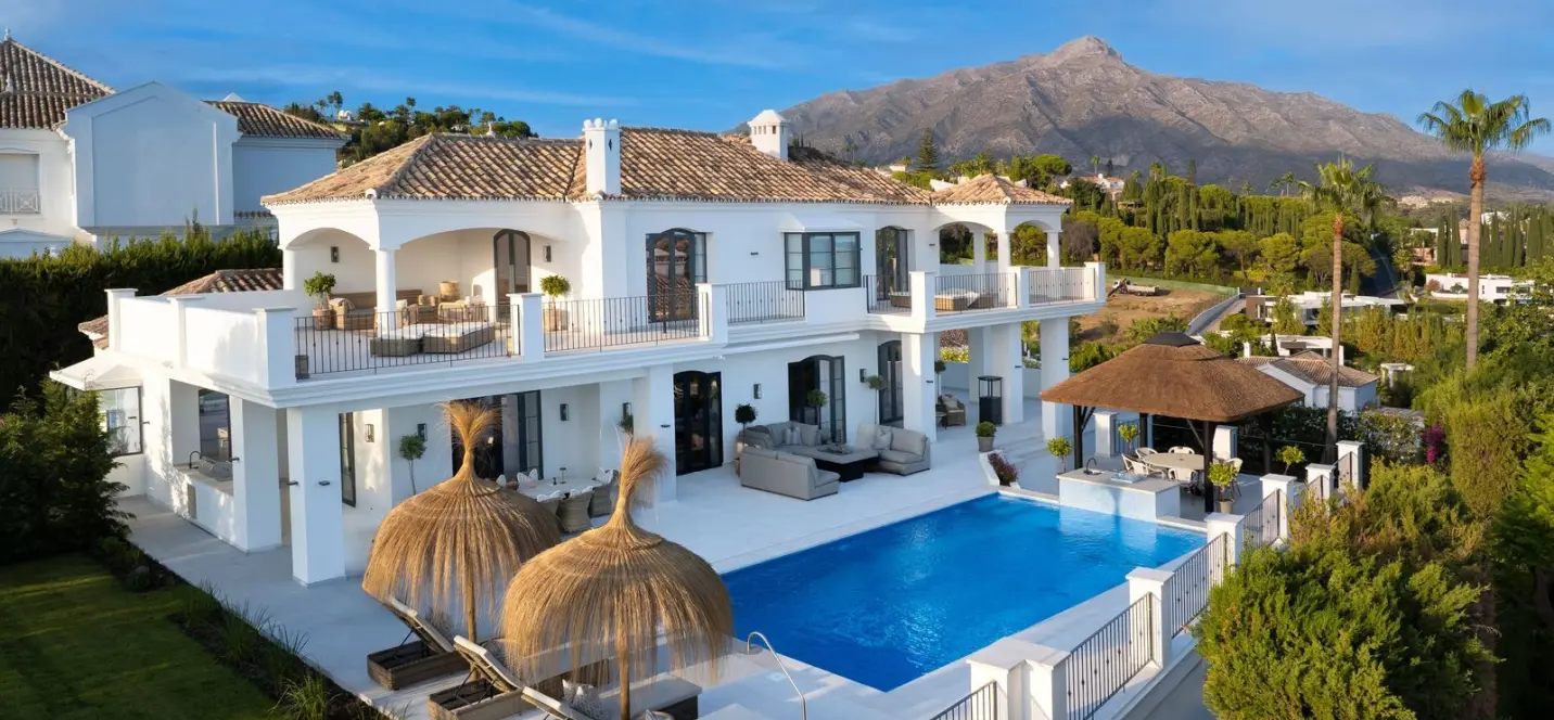 Venta de villa independiente en Nueva Andalucía 0