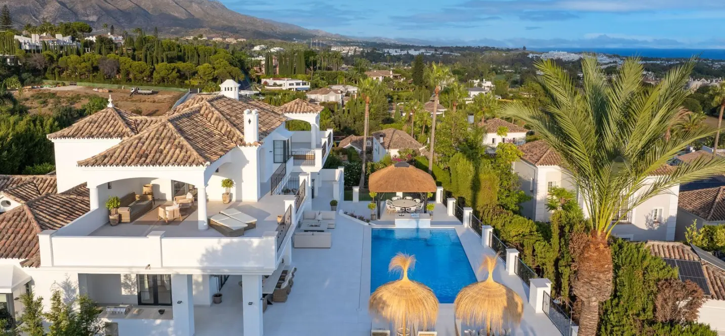 Venta de villa independiente en Nueva Andalucía 1