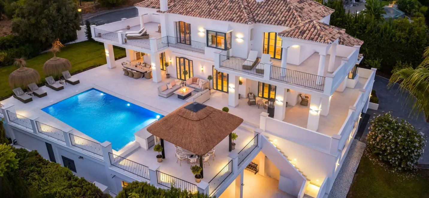 Venta de villa independiente en Nueva Andalucía 3