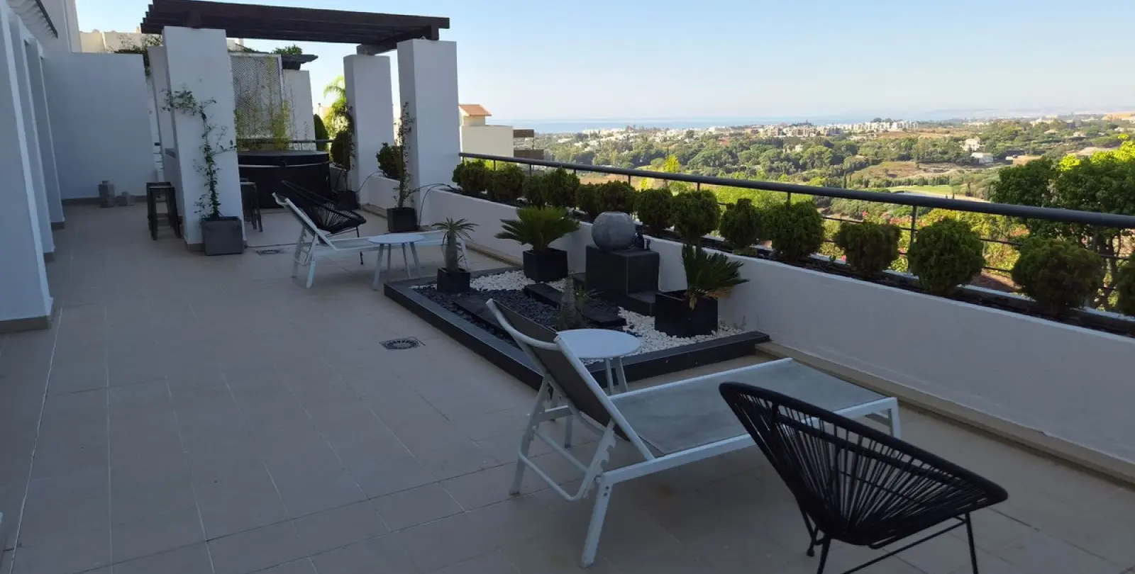 Long-term rent of middle floor apartment in Los Flamingos 7