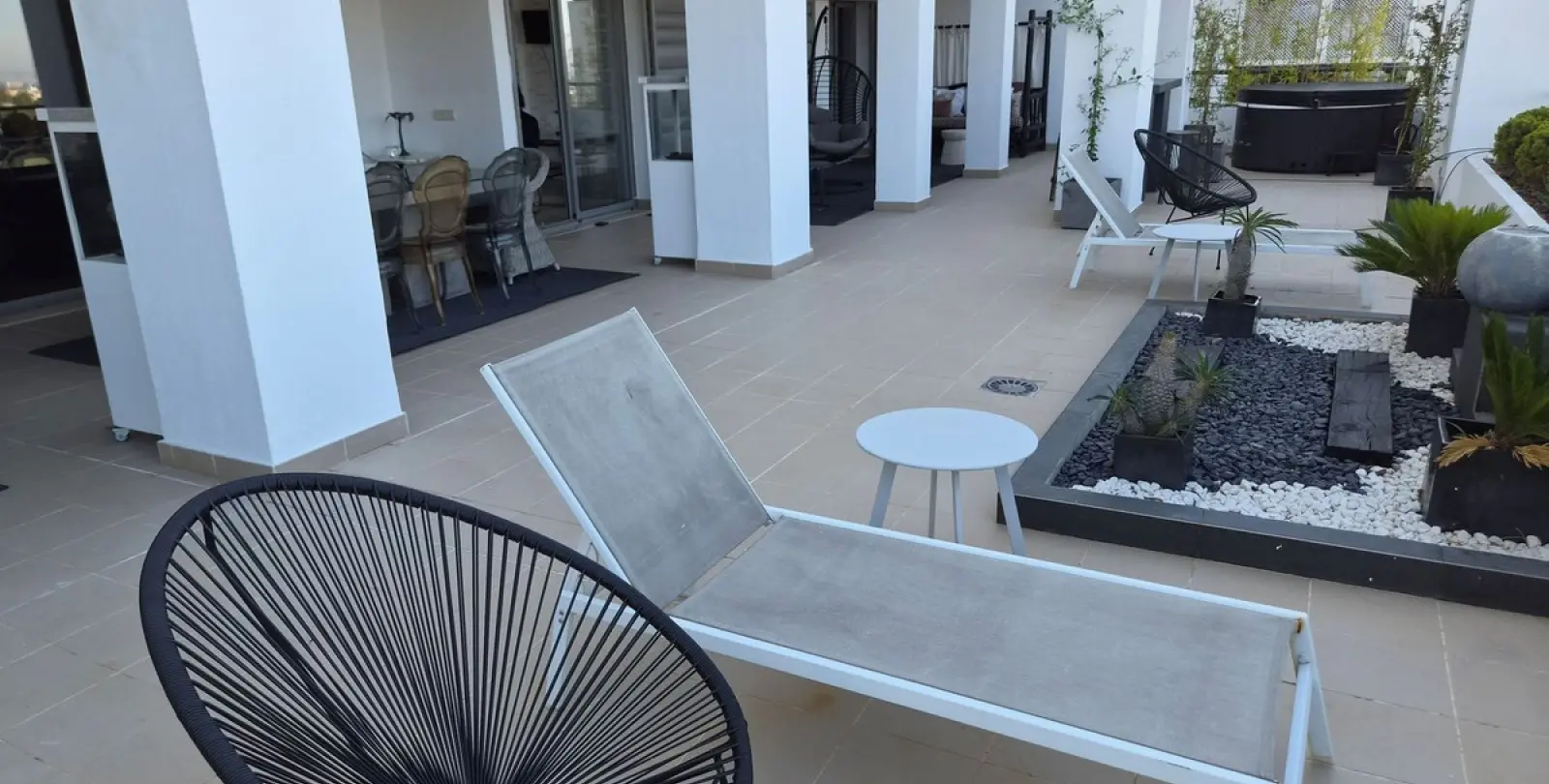 Long-term rent of middle floor apartment in Los Flamingos 9