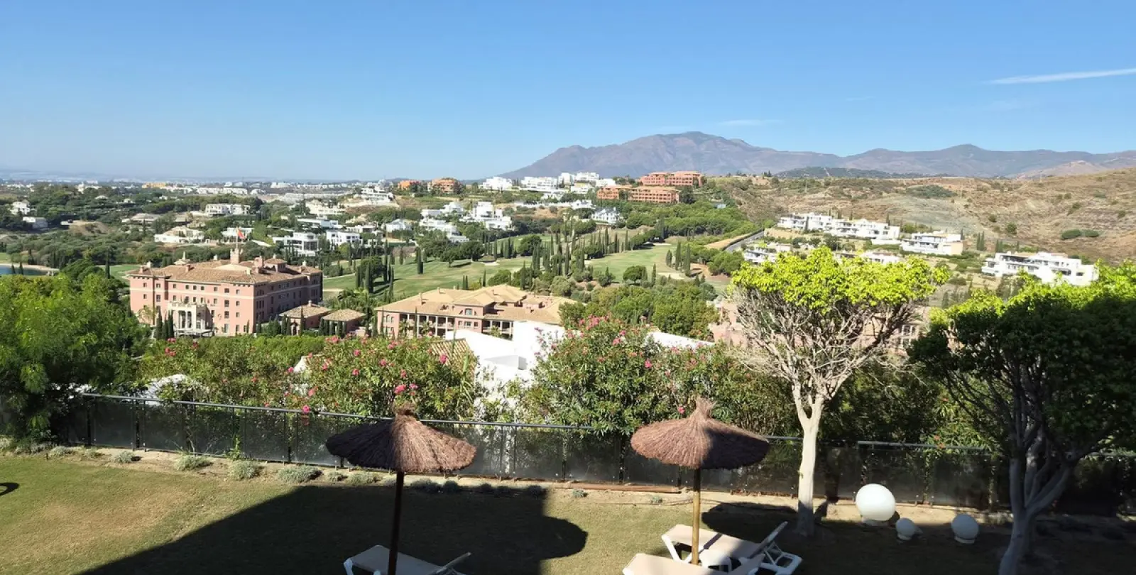 Long-term rent of middle floor apartment in Los Flamingos 12