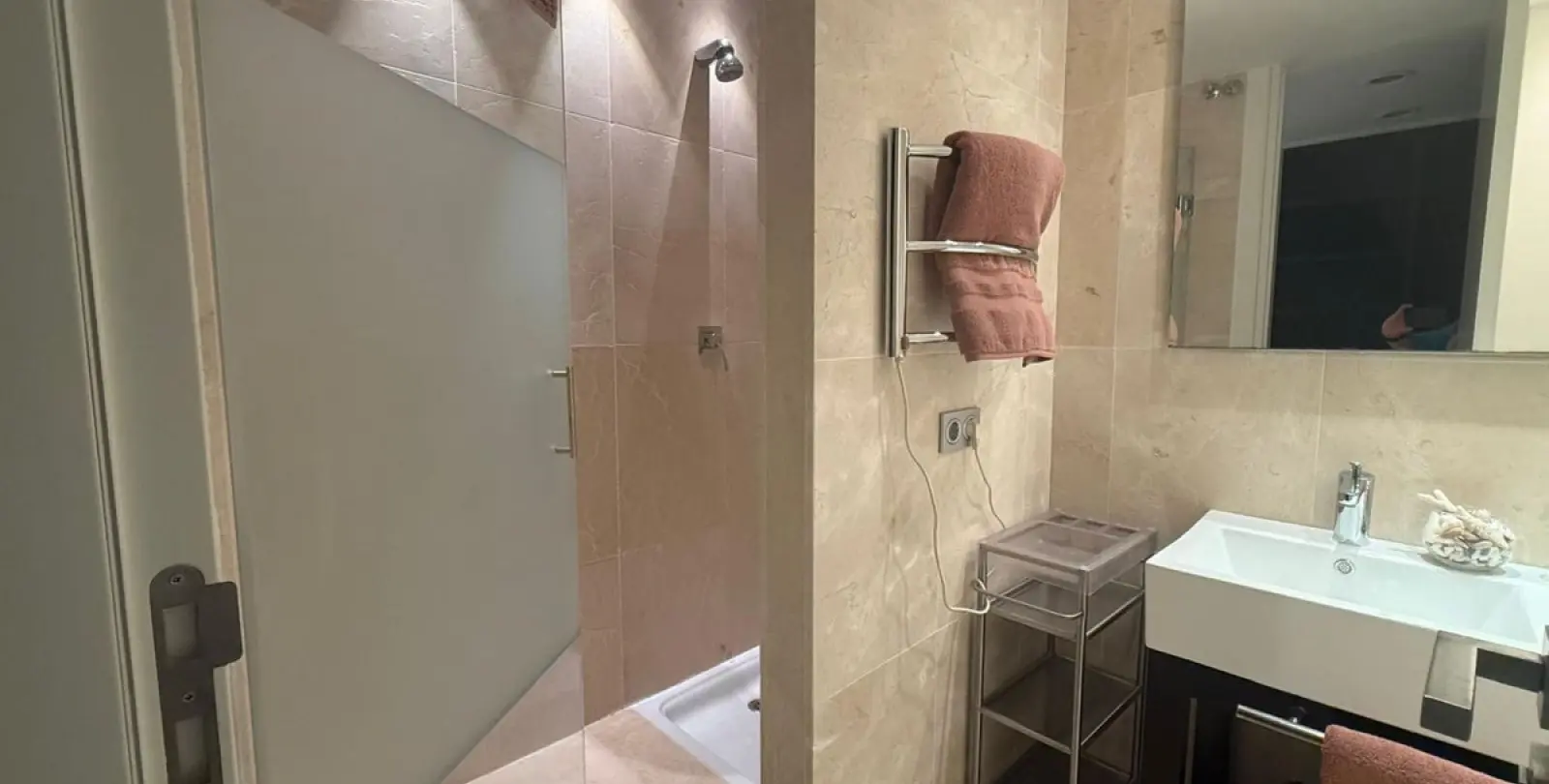Long-term rent of middle floor apartment in Los Flamingos 23
