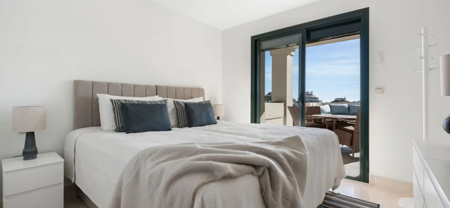Long-term rent of middle floor apartment in Benahavís 1