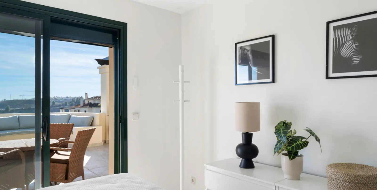 Long-term rent of middle floor apartment in Benahavís 3