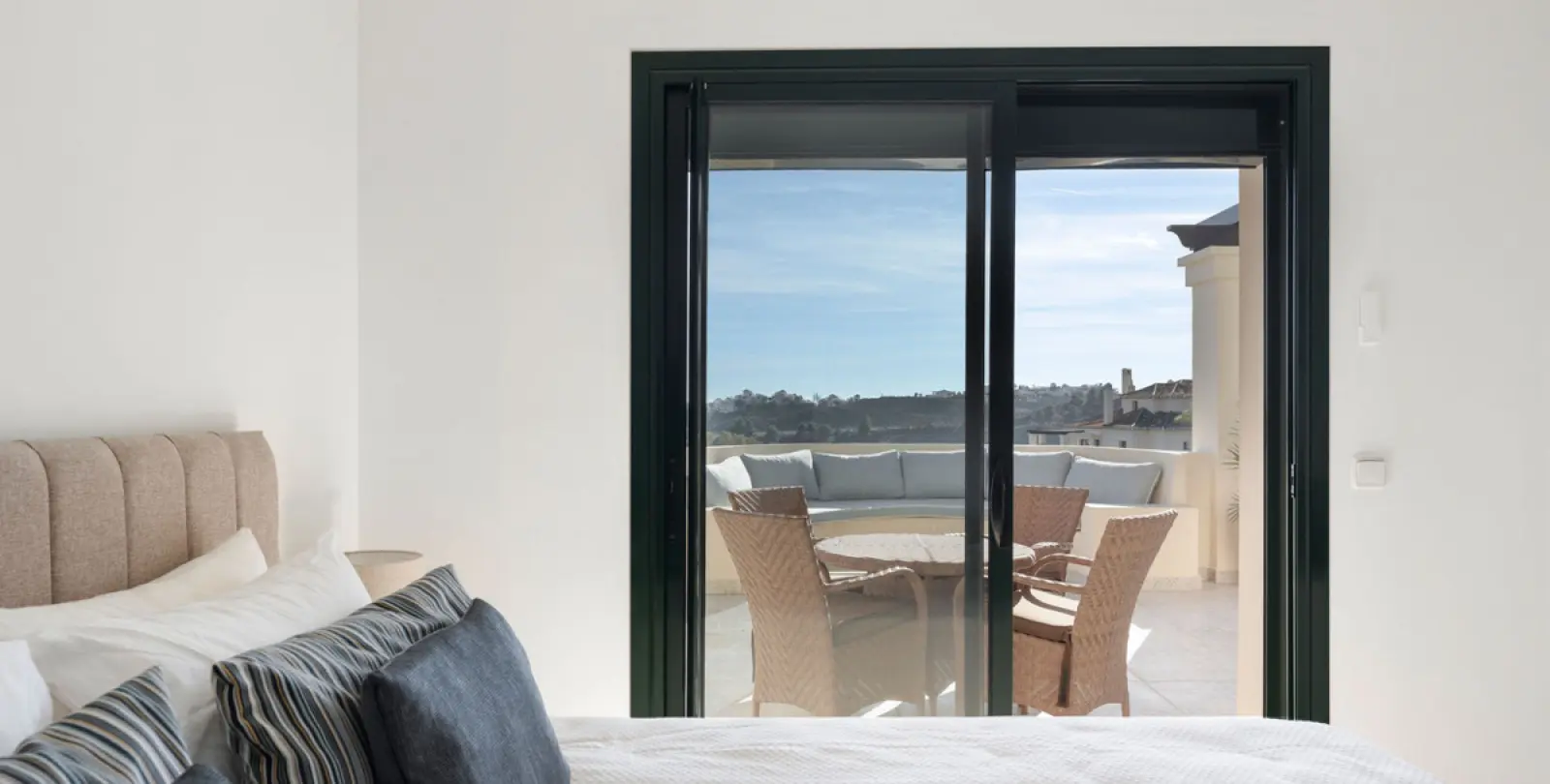 Long-term rent of middle floor apartment in Benahavís 4