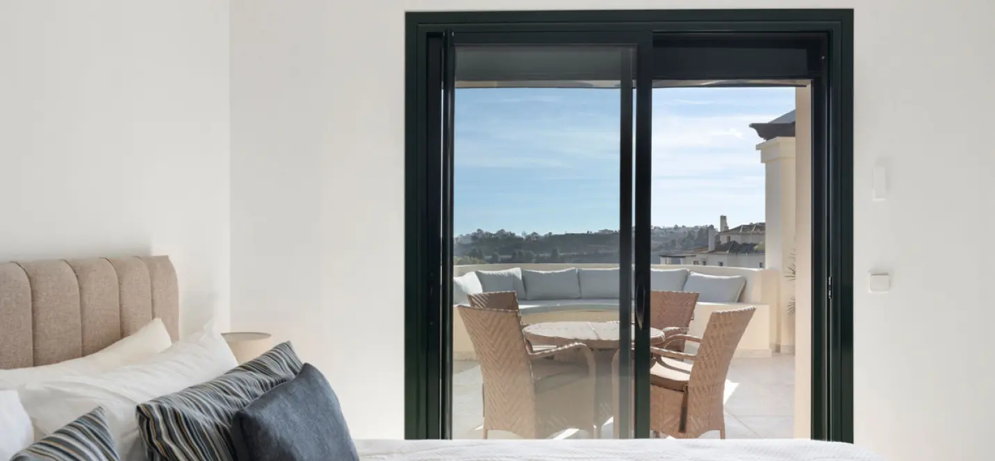 Long-term rent of middle floor apartment in Benahavís 3