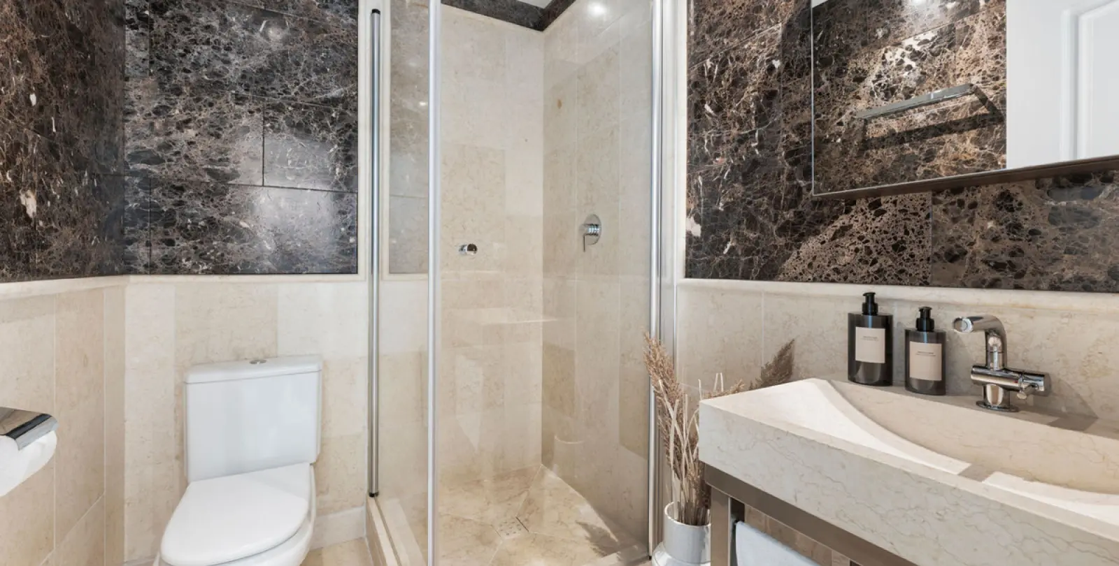 Long-term rent of middle floor apartment in Benahavís 5