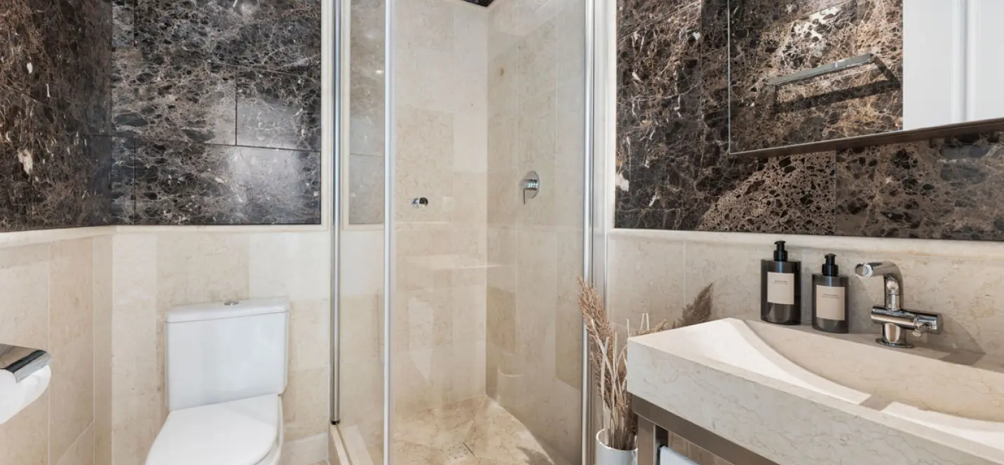 Long-term rent of middle floor apartment in Benahavís 4