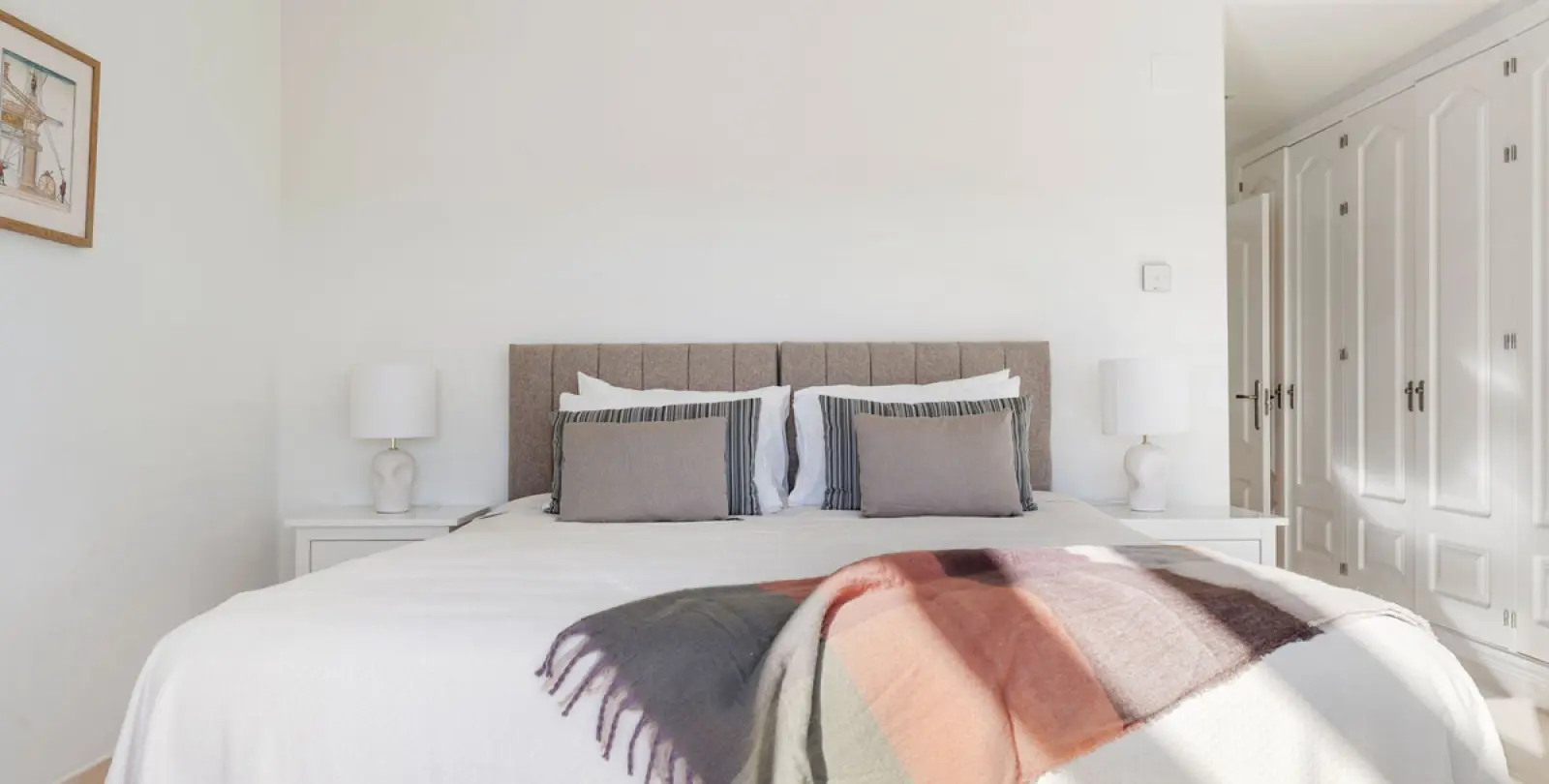 Long-term rent of middle floor apartment in Benahavís 13