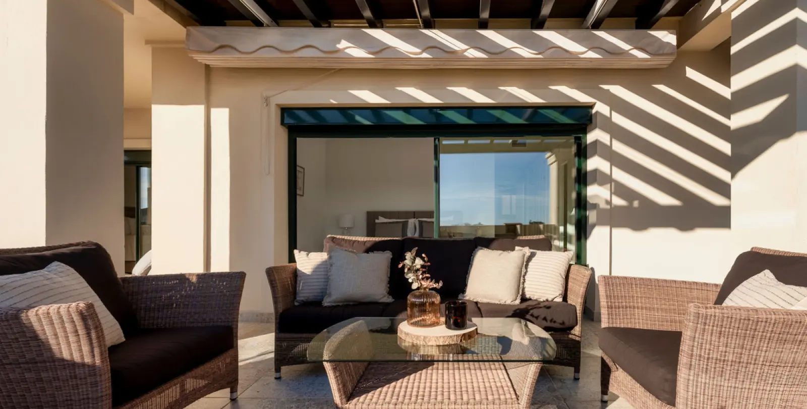 Long-term rent of middle floor apartment in Benahavís 20