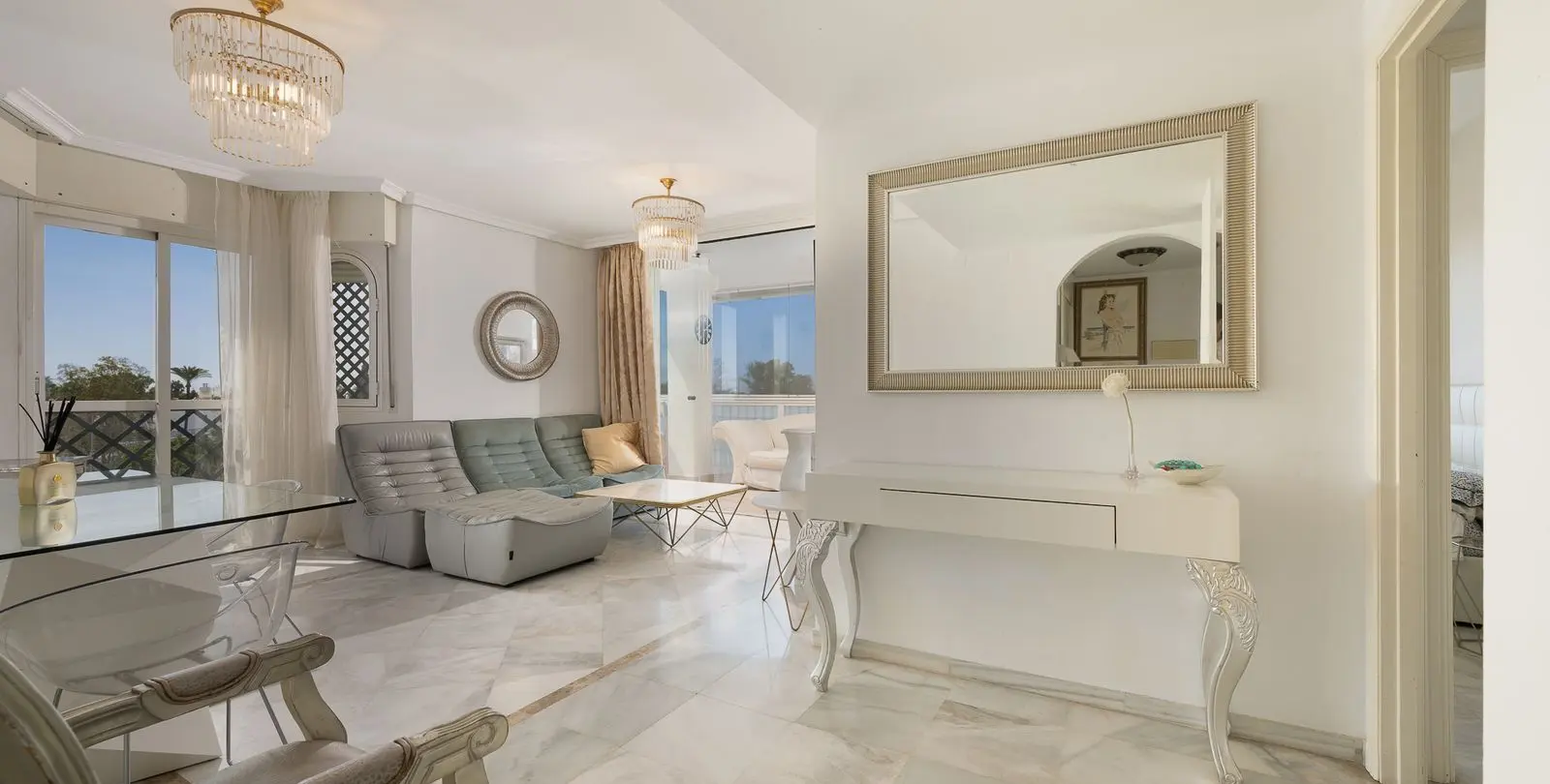 Venta de apartamento en planta media en Nueva Andalucía 5
