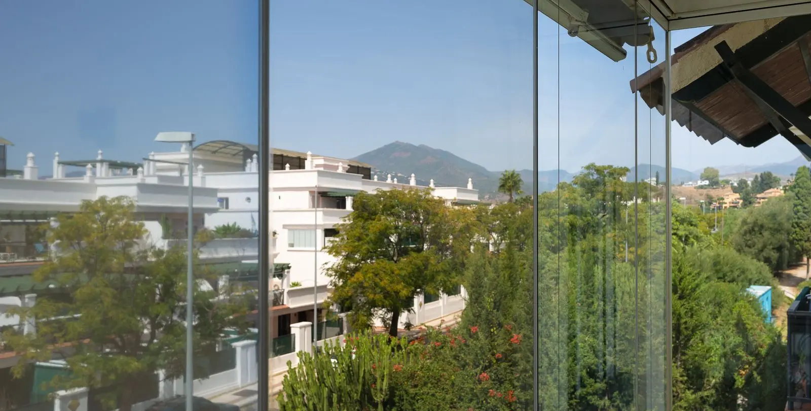 Venta de apartamento en planta media en Nueva Andalucía 8