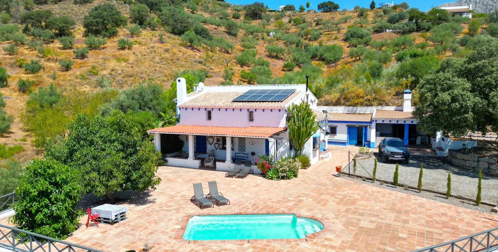 Venta de villa independiente en Riogordo 1