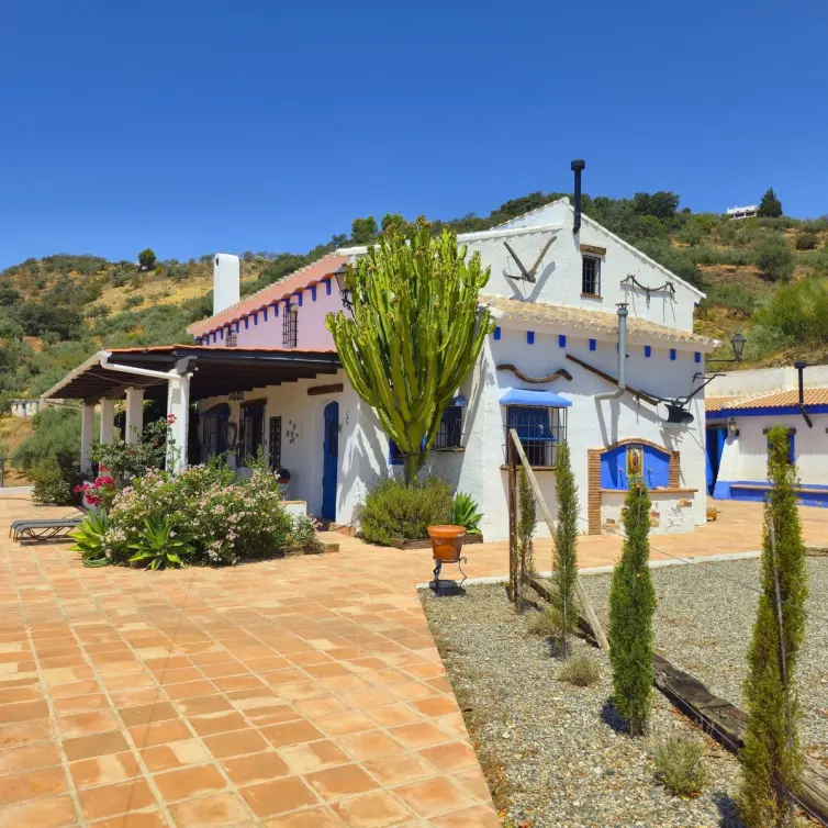Venta de villa independiente en Riogordo