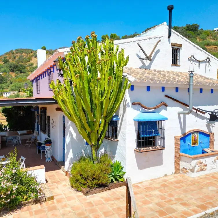 Venta de villa independiente en Riogordo