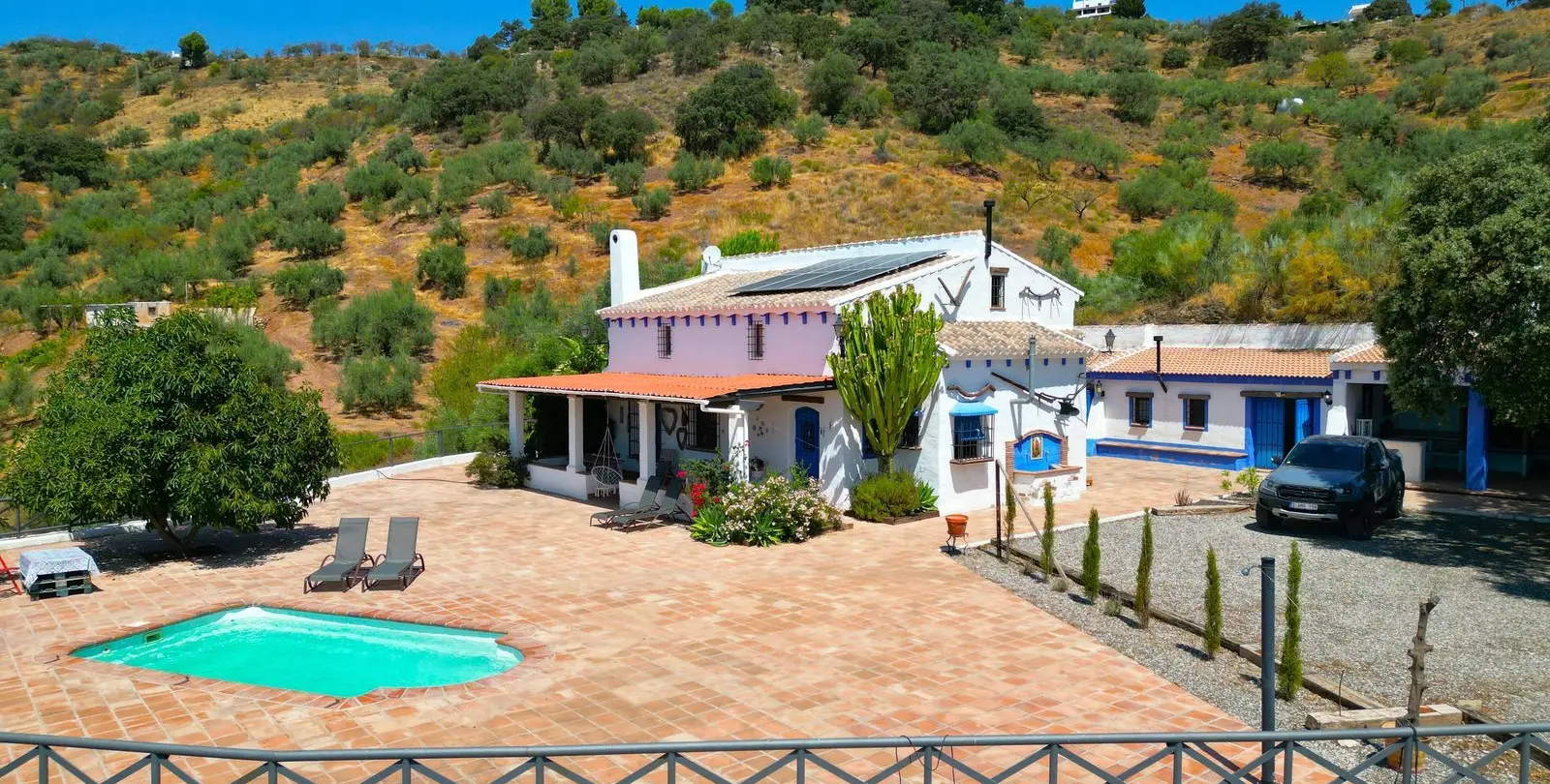 Venta de villa independiente en Riogordo 46