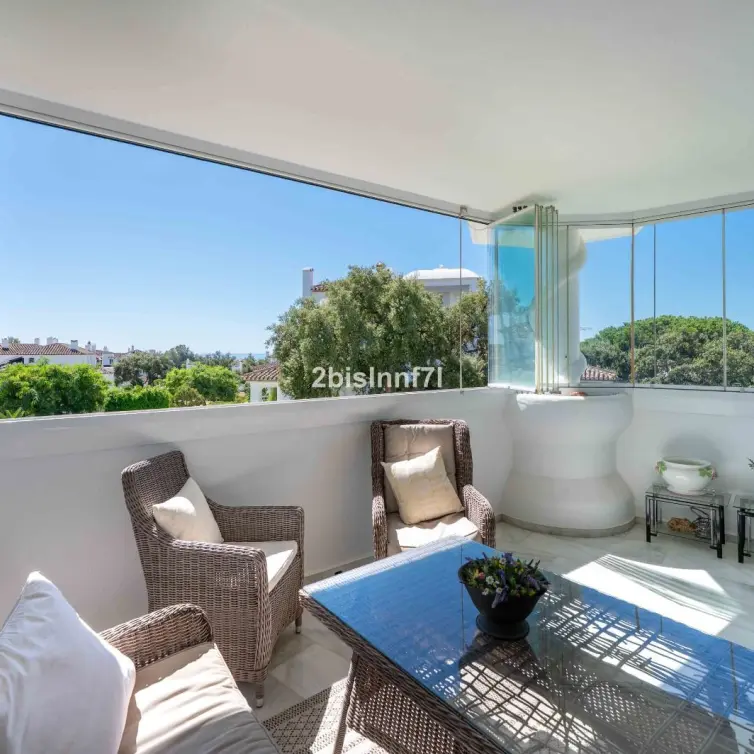 Venta de apartamento en planta media en Elviria