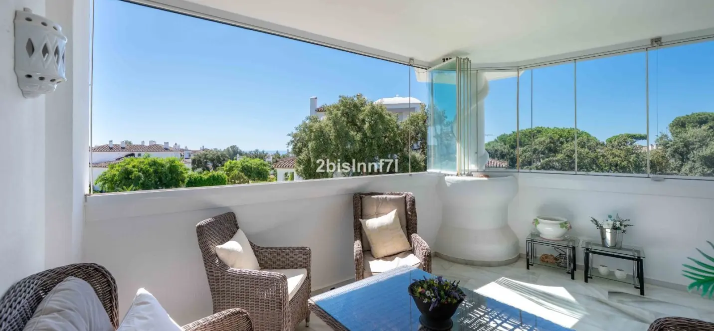 Venta de apartamento en planta media en Elviria 1